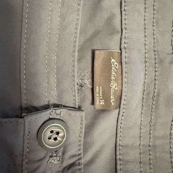 Eddie Bauer Women’s Cargo Shorts - Picture 9 of 9